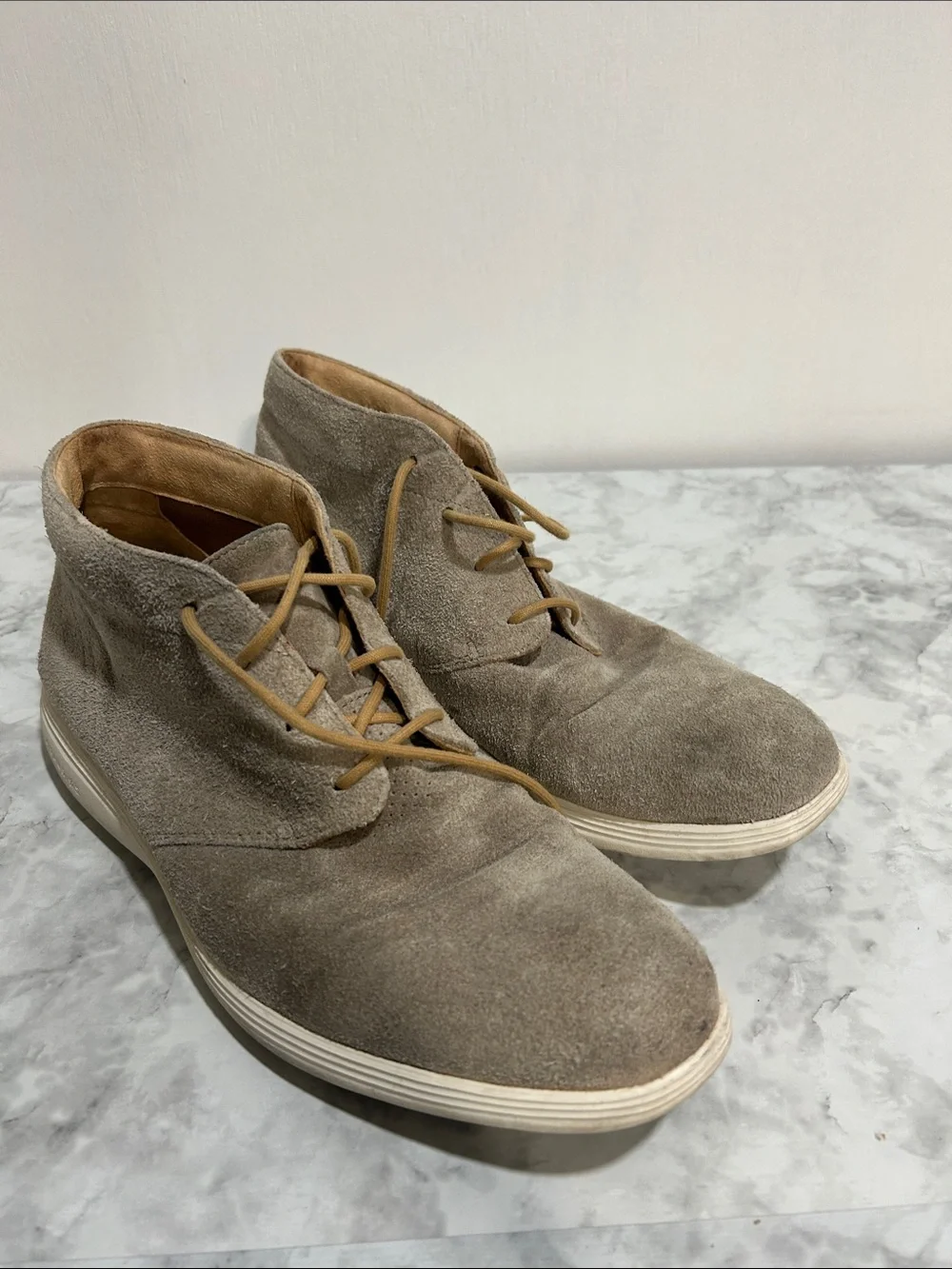 Cole Haan Men's Suede Chukka Boots in Taupe Sz 10 1/2